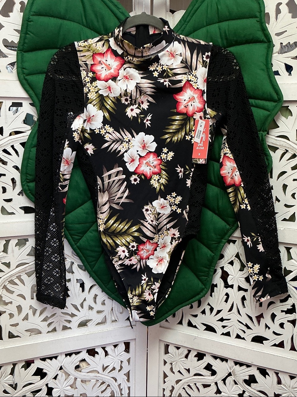 NWT Hurley X Carissa Moore / Moore aloha highland tropics max surfsuit, mesh. M